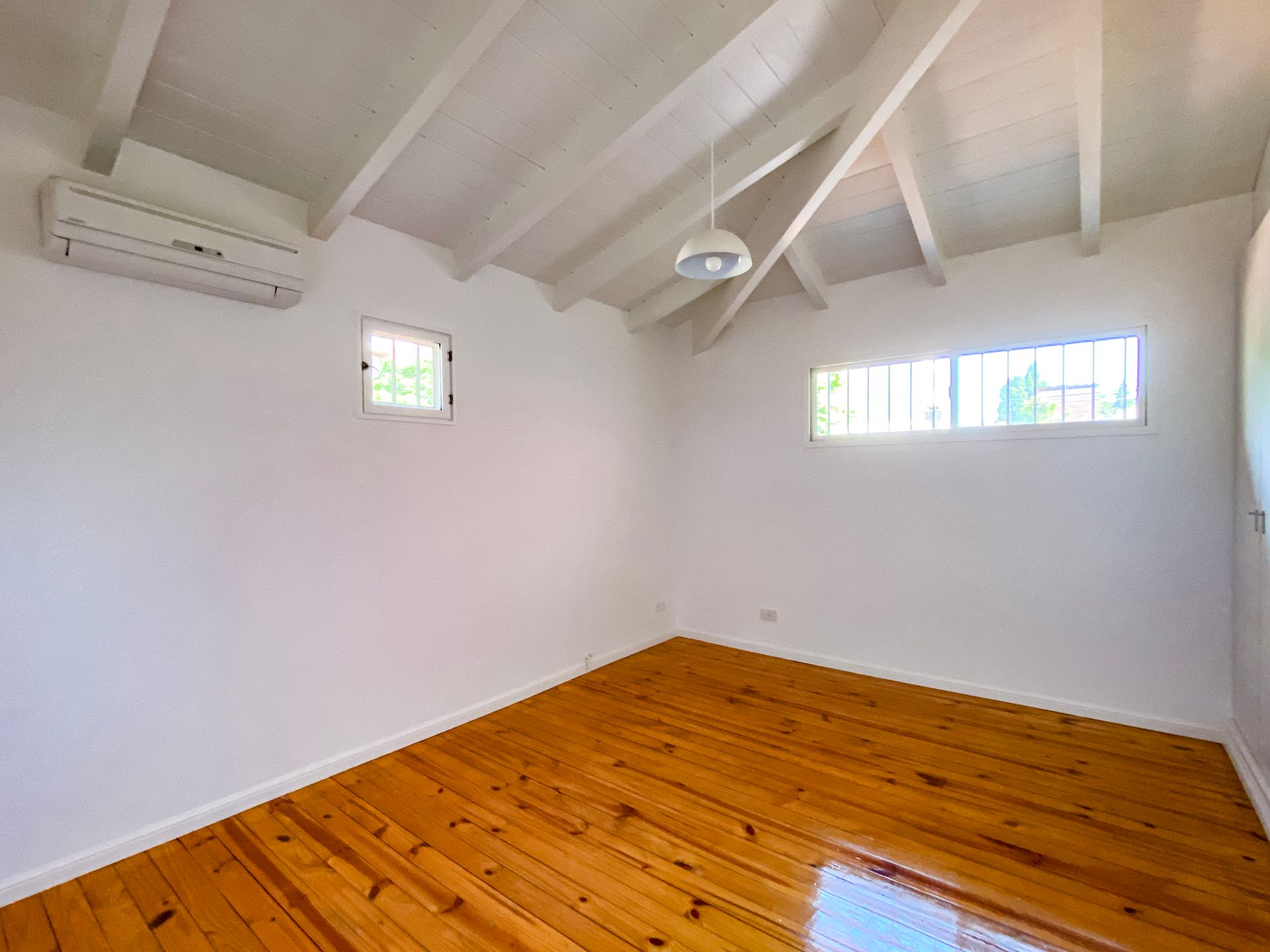 Casa De 4 Dormitorios En Venta Centro San Isidro