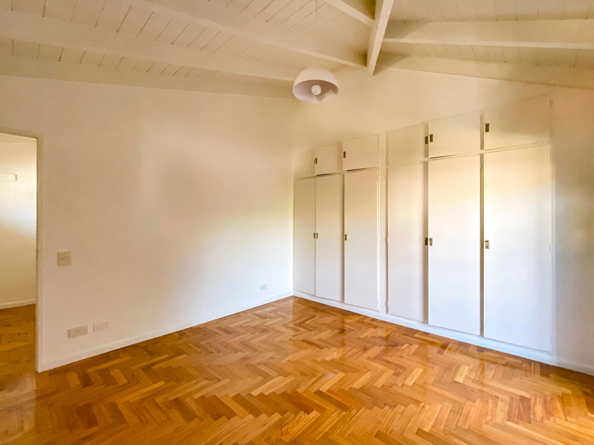 Casa De 4 Dormitorios En Venta Centro San Isidro