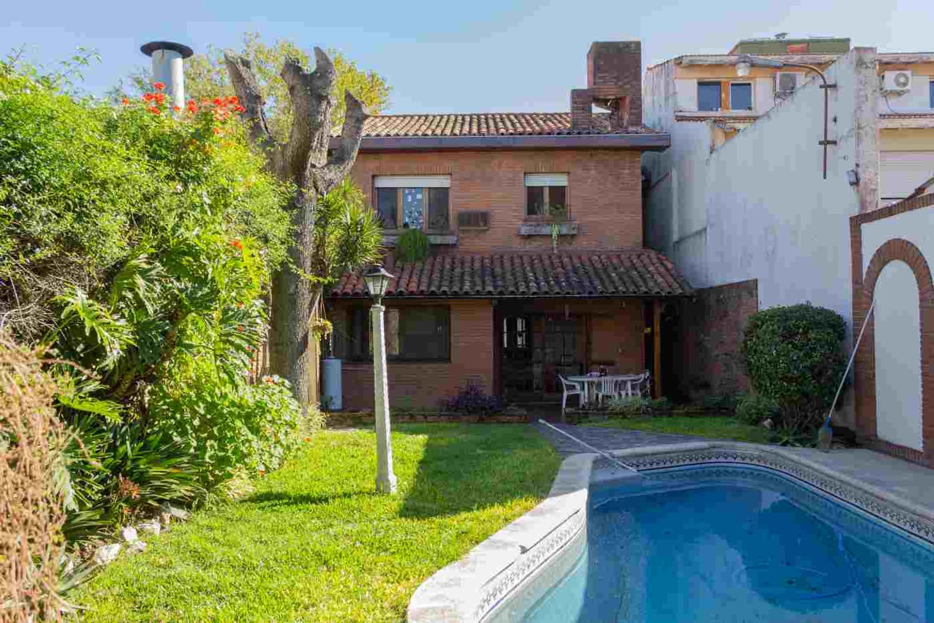 Venta CASA 5 ambientes Olivos pileta jardin