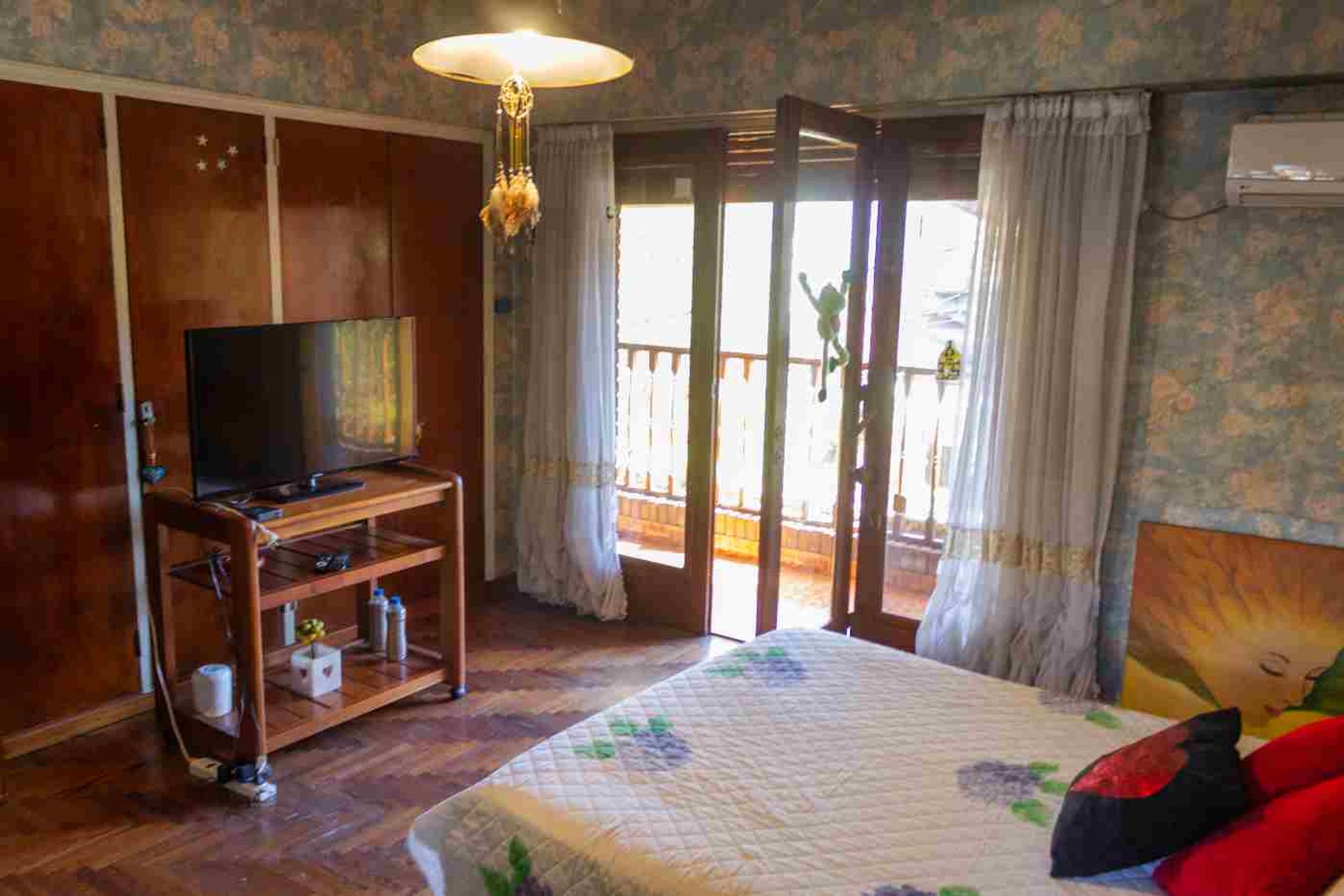 Venta CASA 5 ambientes Olivos pileta jardin