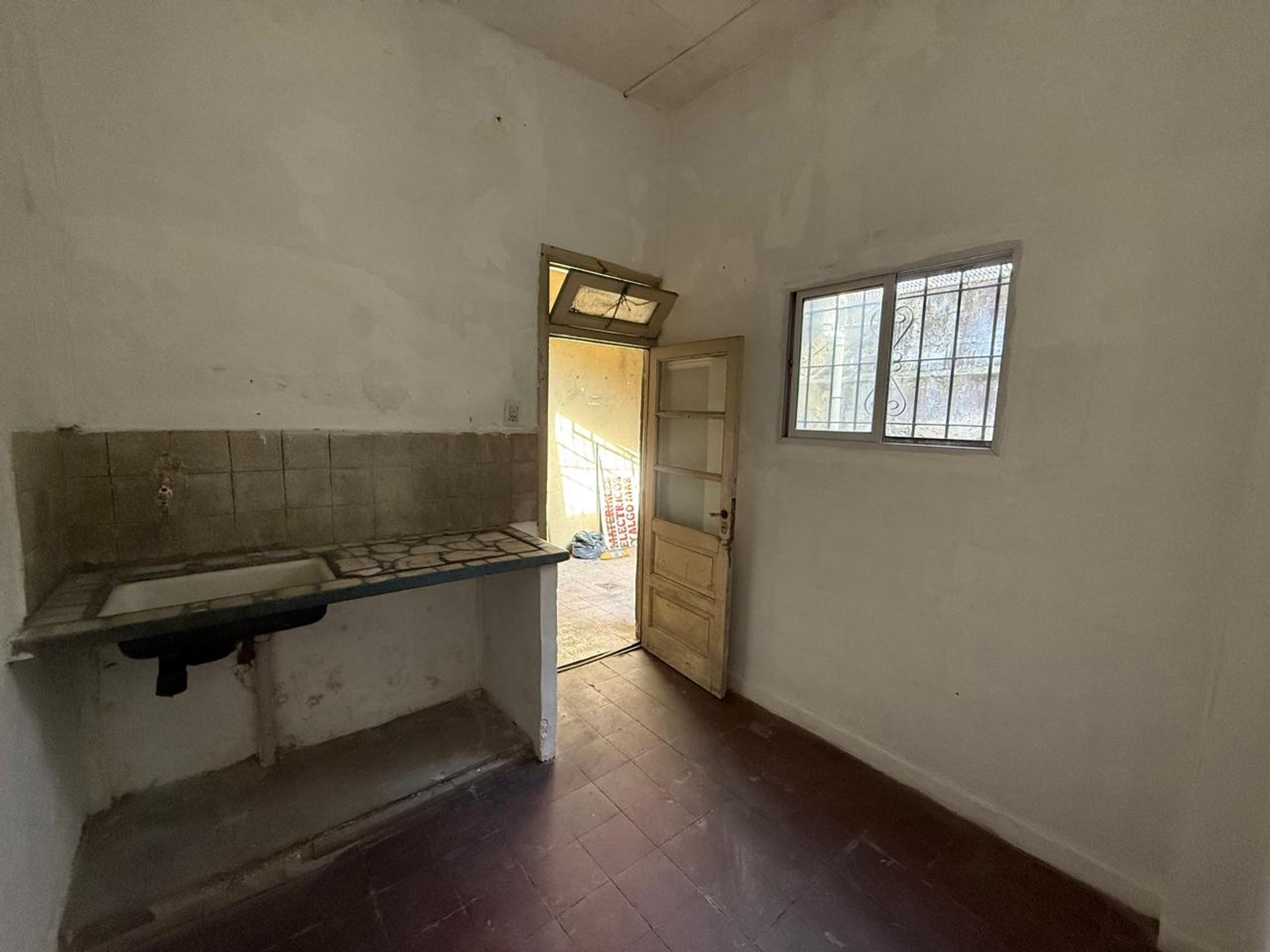 Venta 2 Locales+4 Departamentos A Refaccionar