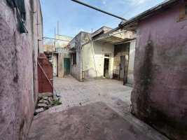 Venta 2 Locales+4 Departamentos A Refaccionar