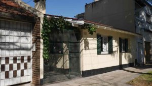 2 HOUSES IN GOOD CONDITION OWN LOT OF 10 X 24