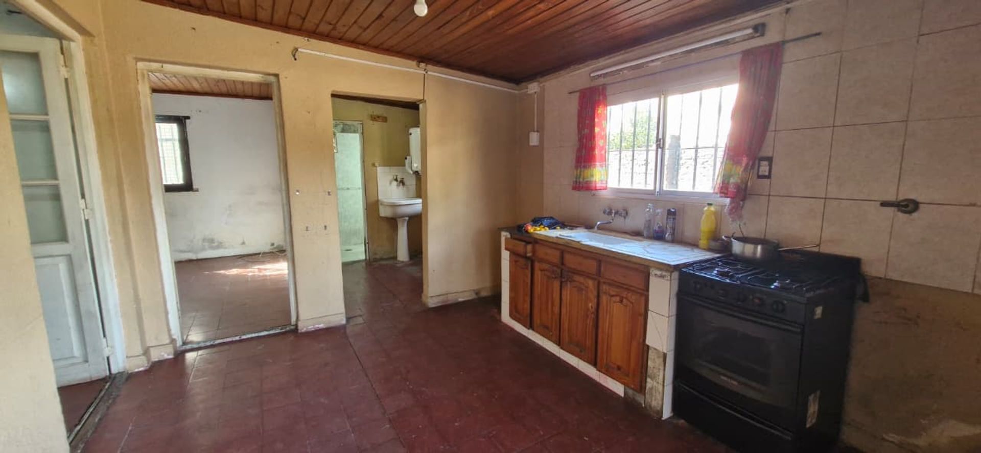 Galpón Con Oficina Y Vivienda De 3 Ambientes