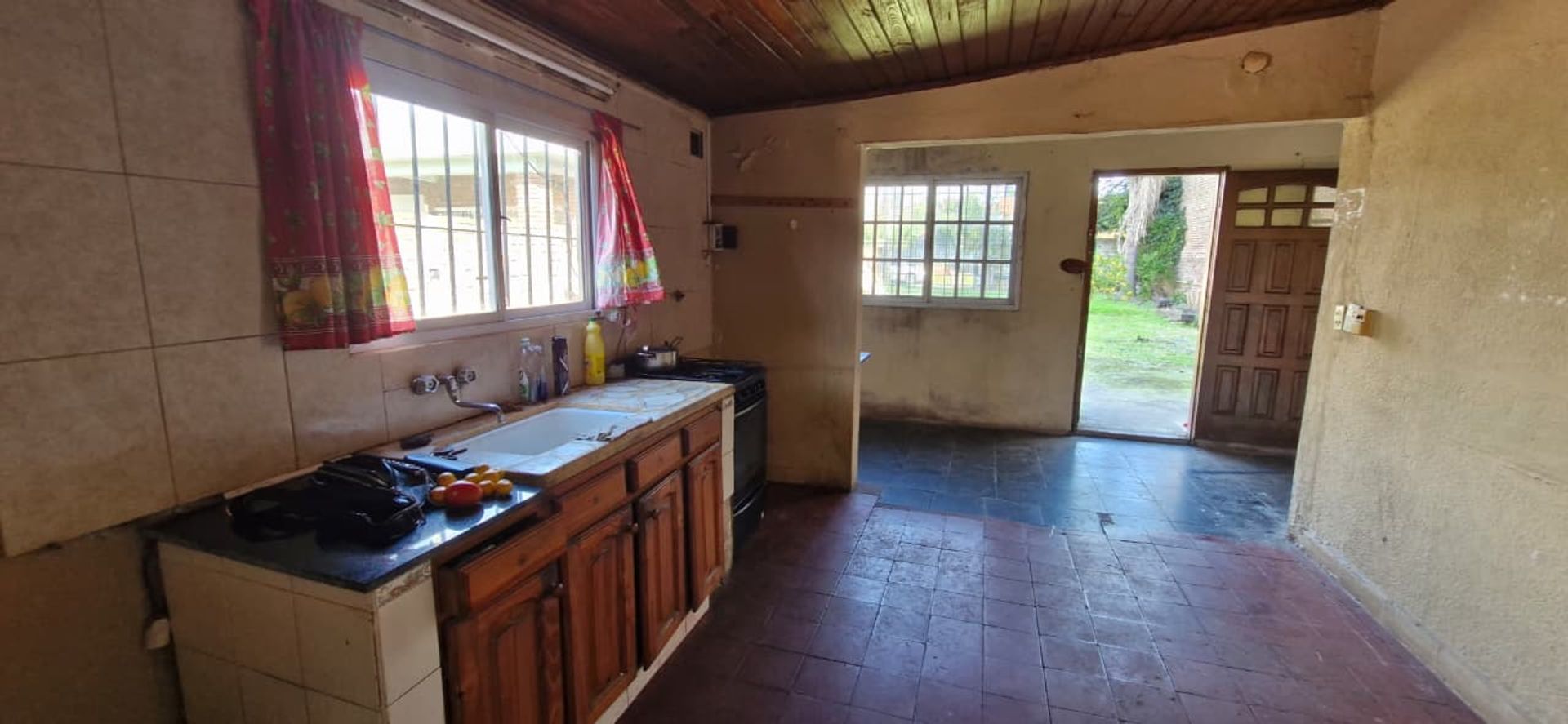 Galpón Con Oficina Y Vivienda De 3 Ambientes