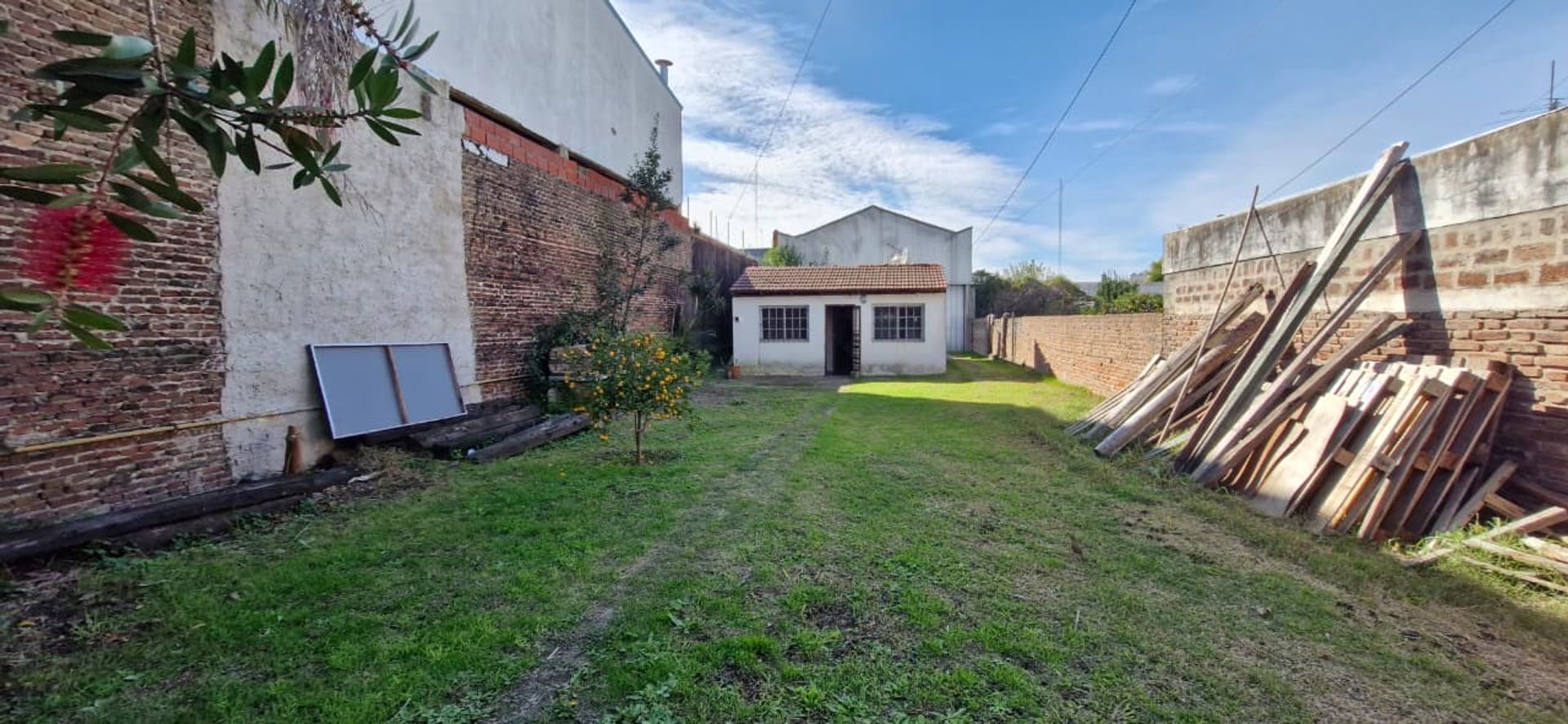 Galpón Con Oficina Y Vivienda De 3 Ambientes
