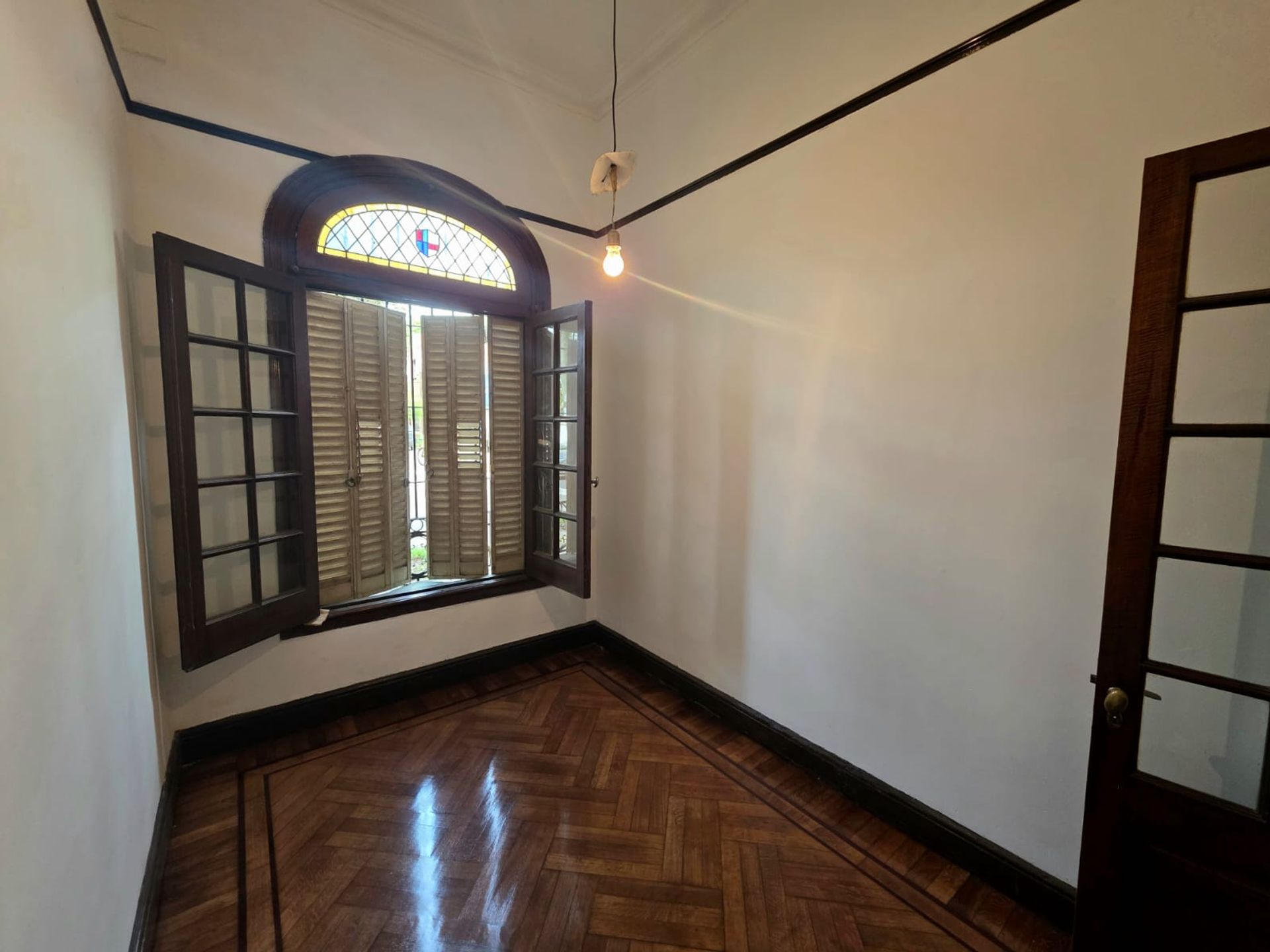 Alquiler Ph Tipo Casa Al Frente. 4 Amb. Olivos