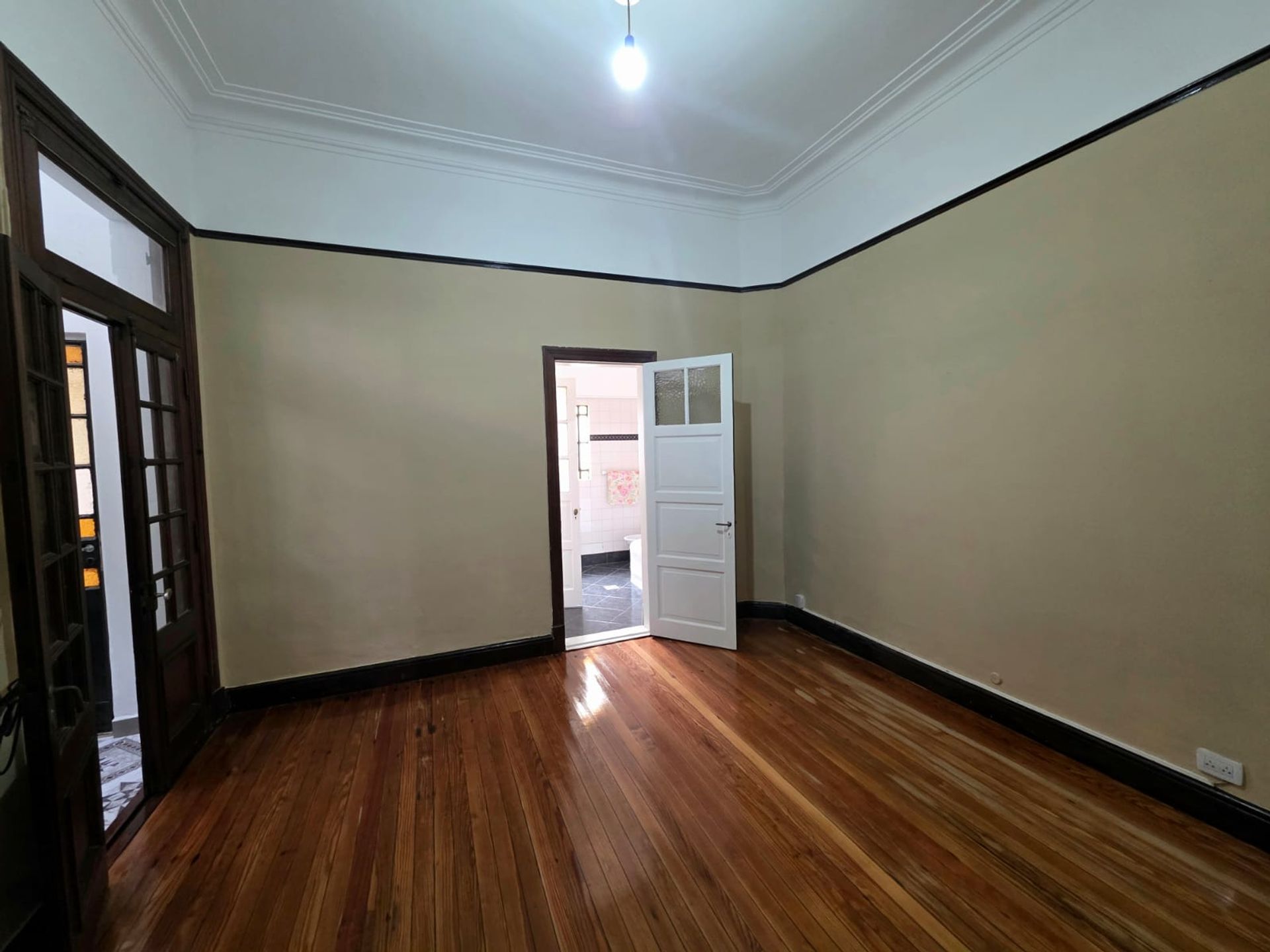 Alquiler Ph Tipo Casa Al Frente. 4 Amb. Olivos