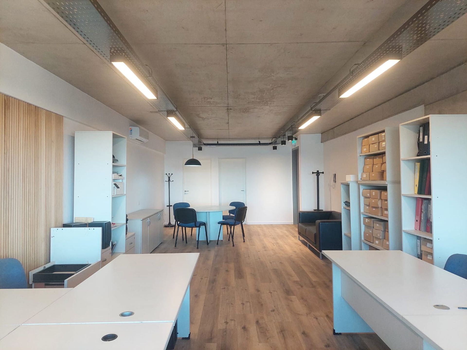 Alquiler De Oficina Piso Alto A Estrenar