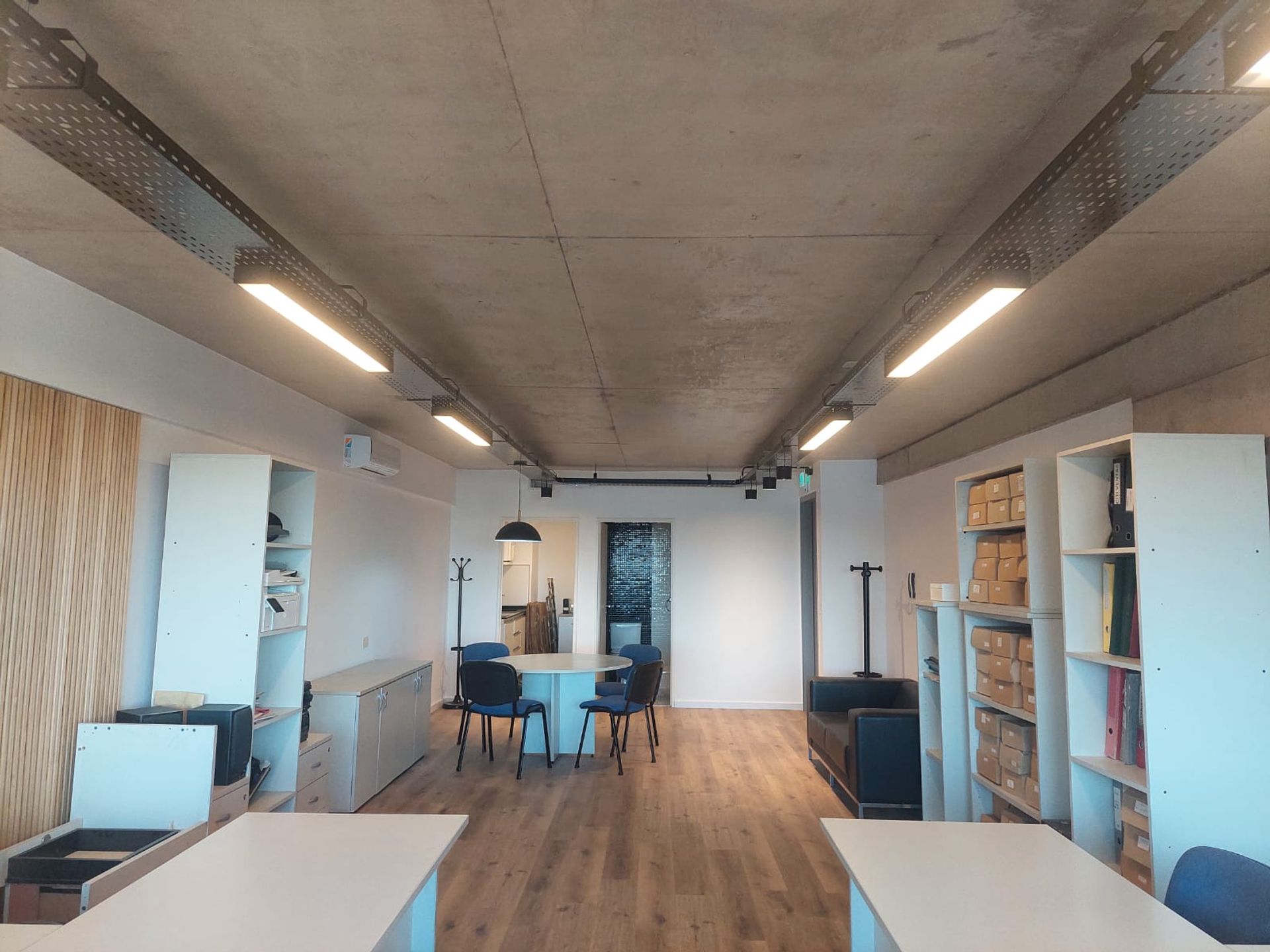 Alquiler De Oficina Piso Alto A Estrenar
