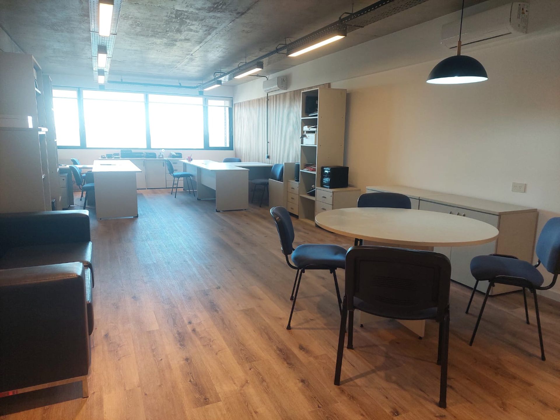 Alquiler De Oficina Piso Alto A Estrenar