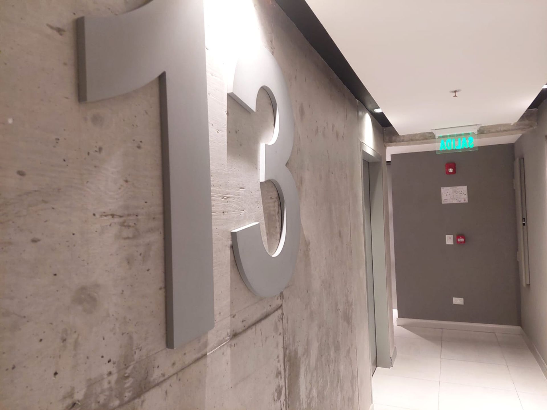 Alquiler De Oficina Piso Alto A Estrenar