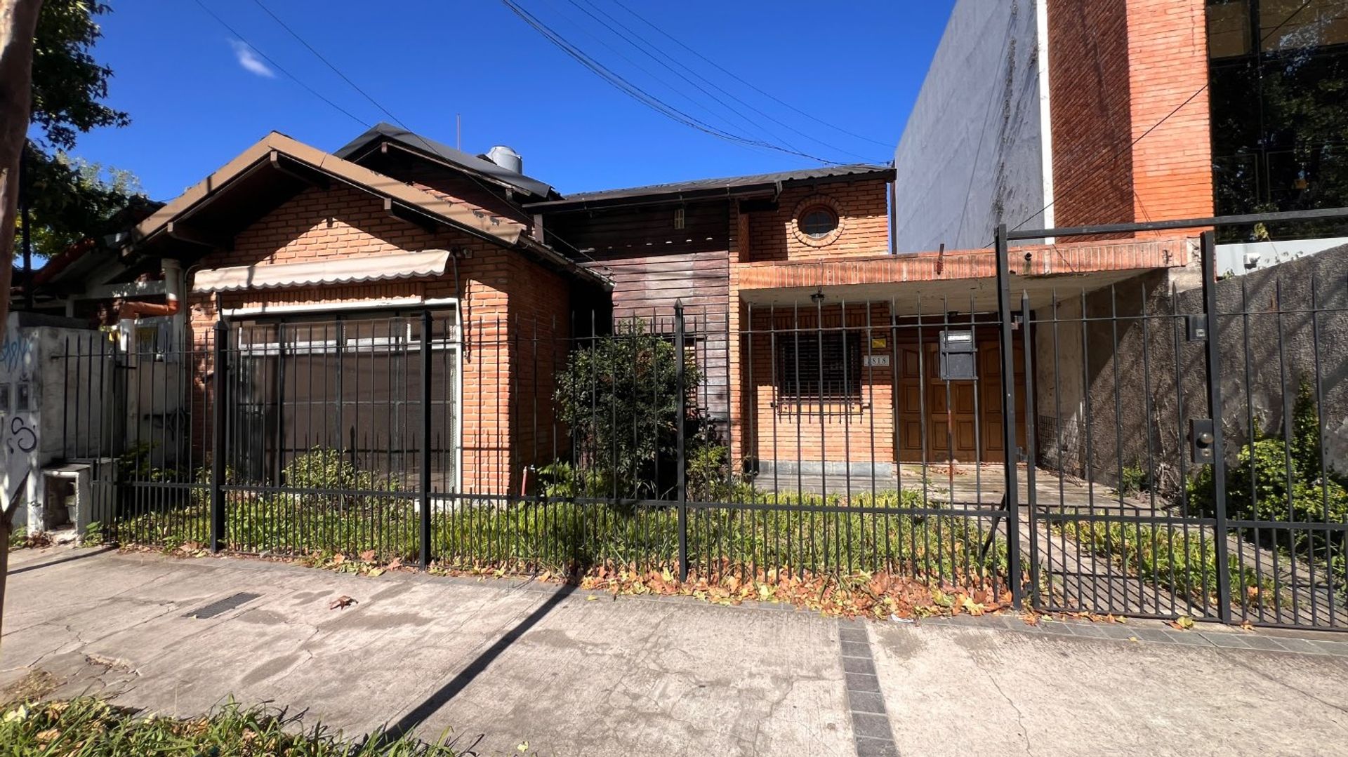 Venta Casa 3 Amb+Escritorio Con Jardín Y Parrilla