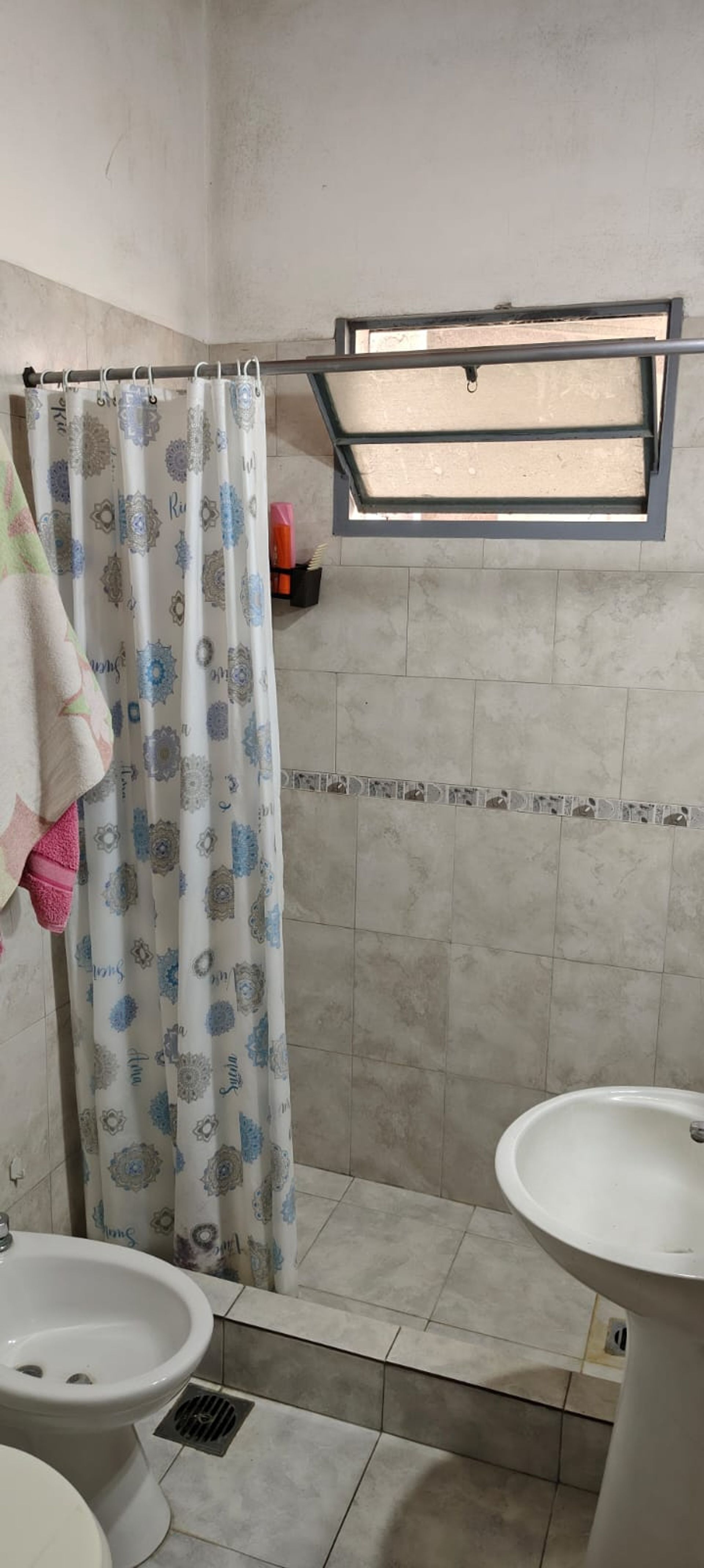 Hermosa Y Amplia Casa
