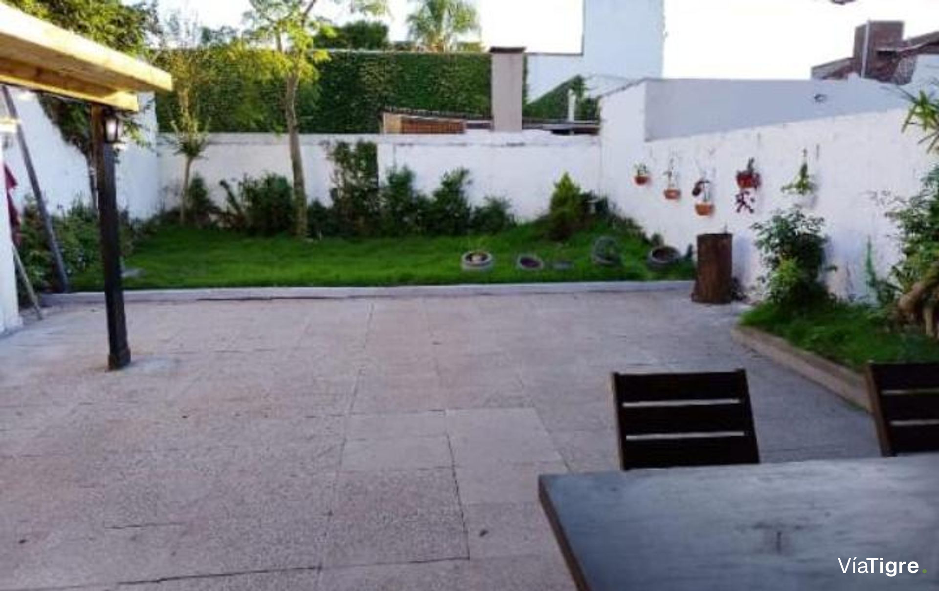 Casa alquiler Martinez jardín cocheras c/muebles