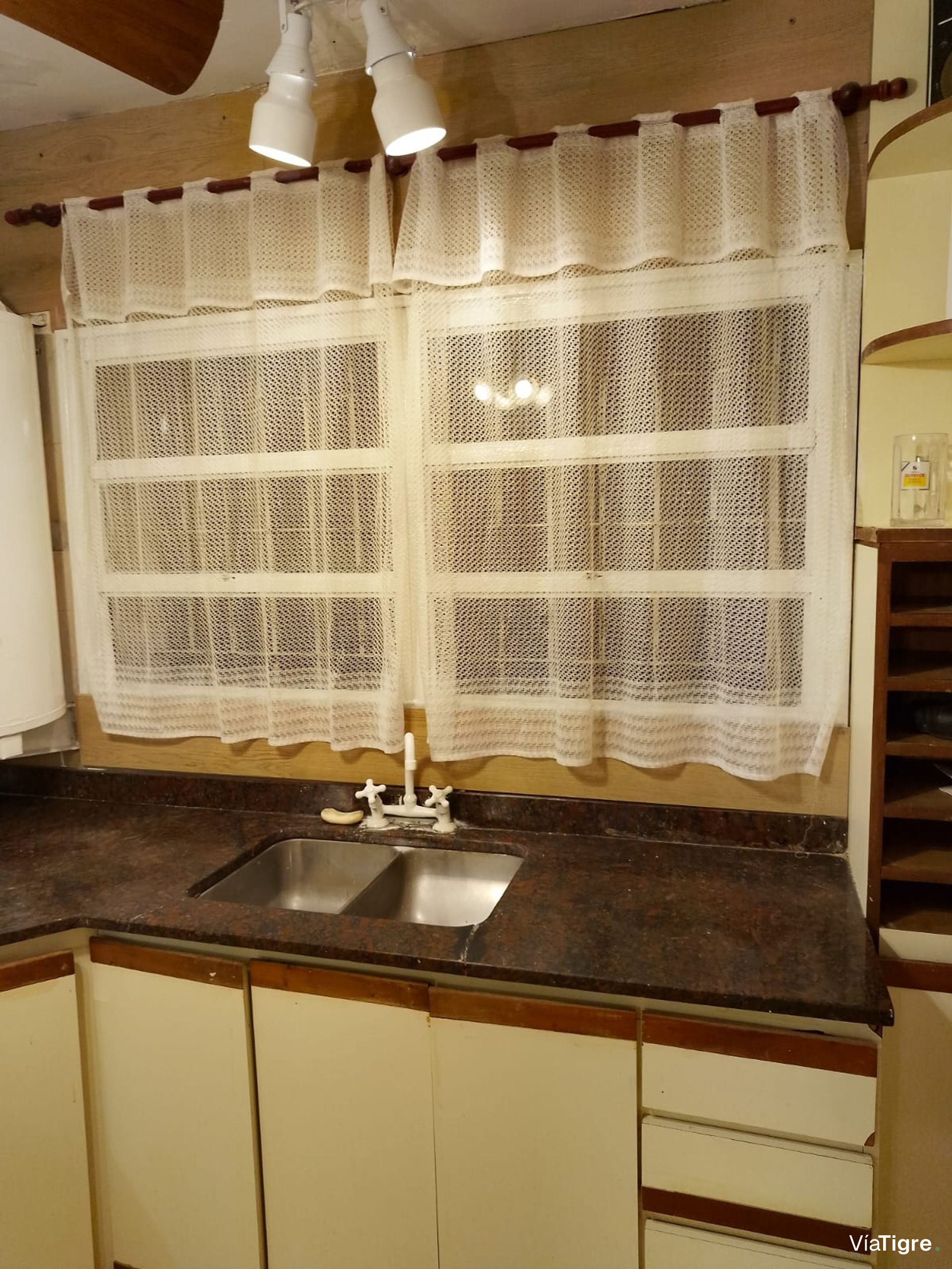 Casa alquiler Martinez jardín cocheras c/muebles