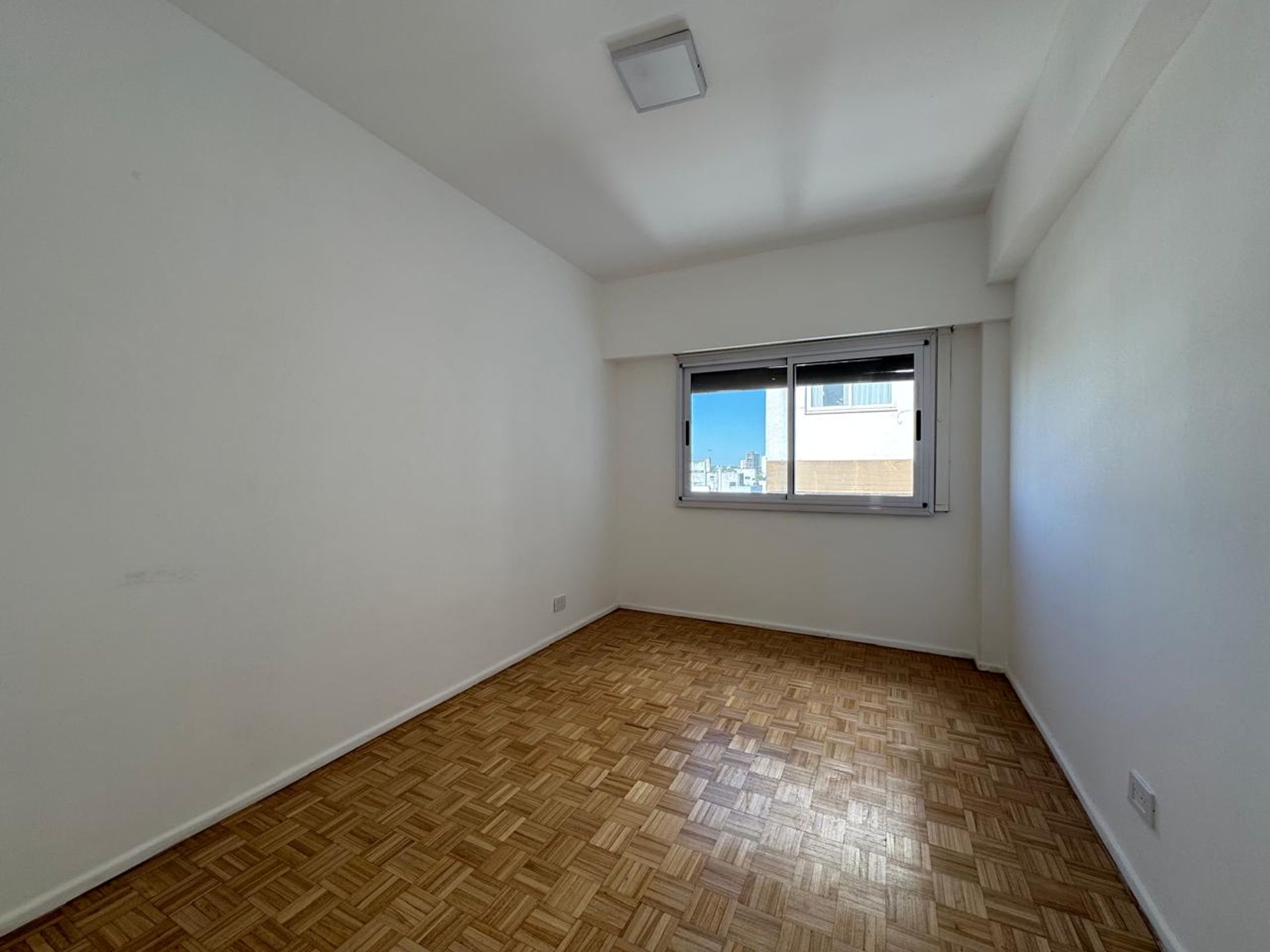 3 ambientes con balcón vista abierta - La Lucila.