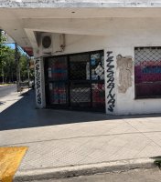 Venta local en esquina Martinez