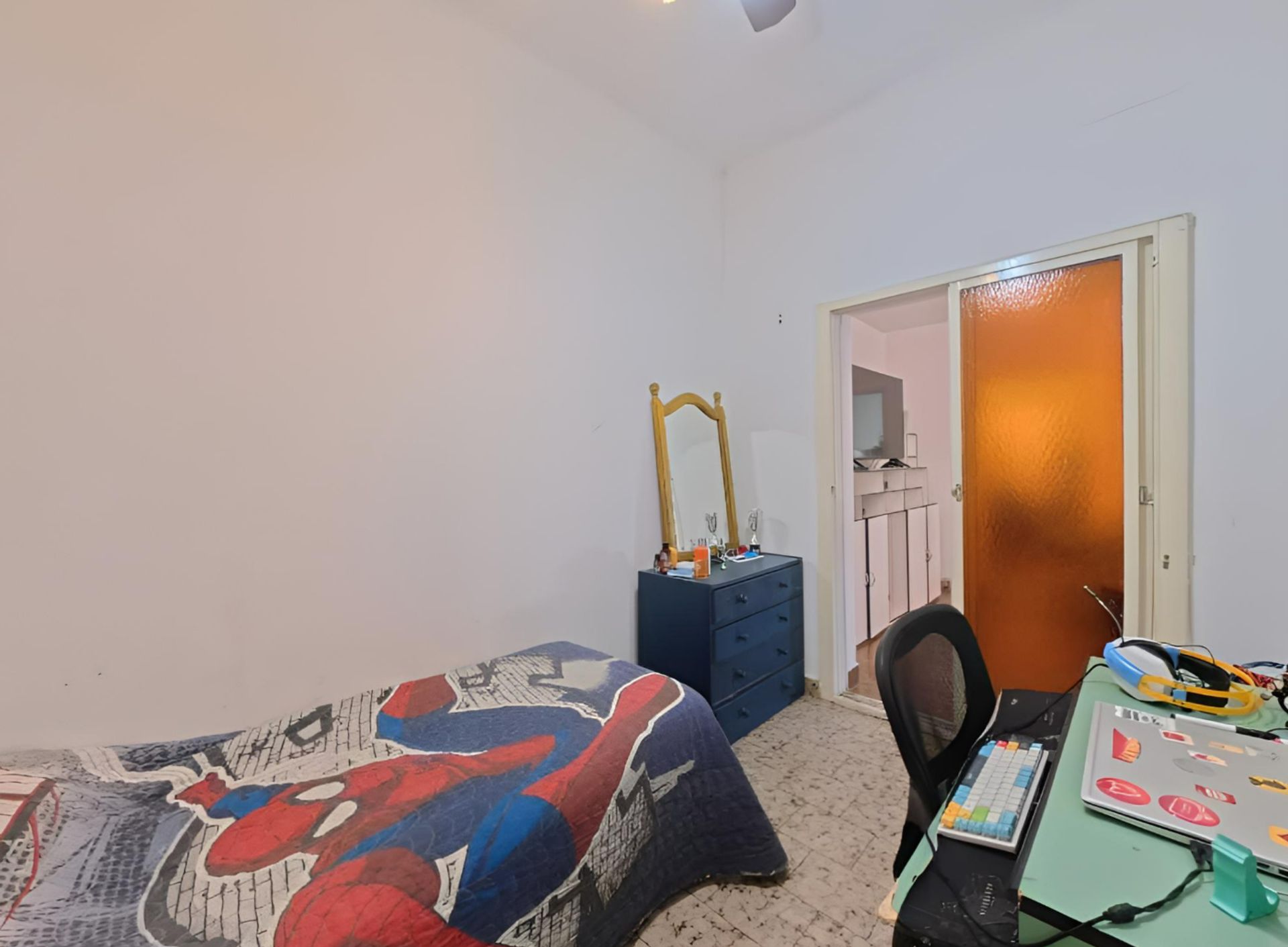 Casa en venta de 4 ambientes cochera y jardin