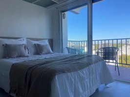 Short-Term Rental Studio Apartment Balcony Olivos