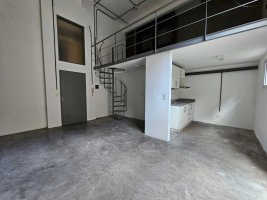 Loft for rent with garden, amenities and parking