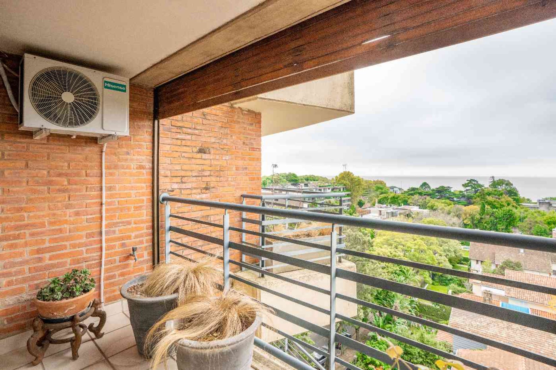 Departamento 6 ambientes, 4 cocheras VISTA AL RIO