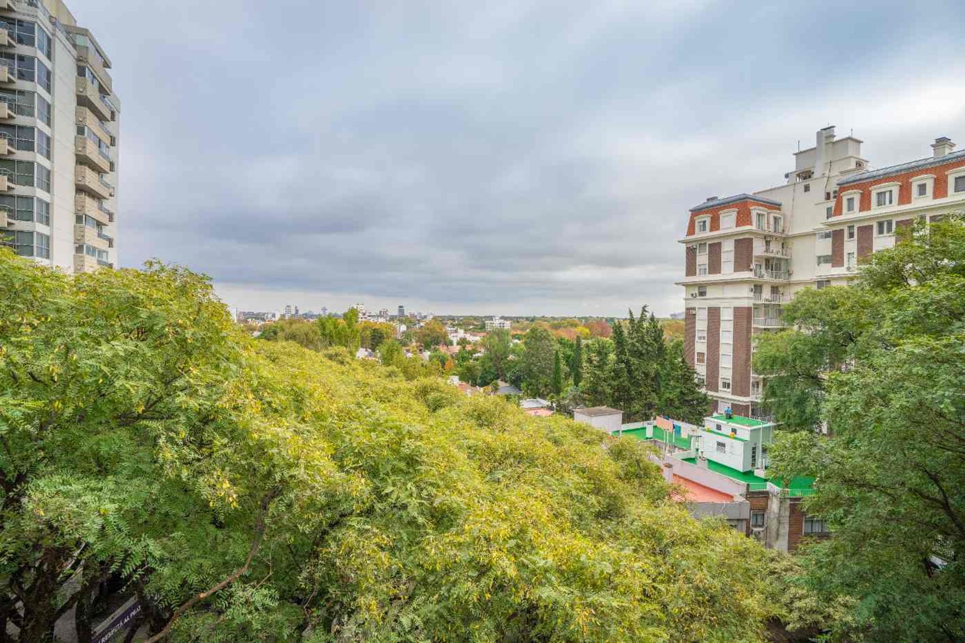 Departamento 6 ambientes, 4 cocheras VISTA AL RIO