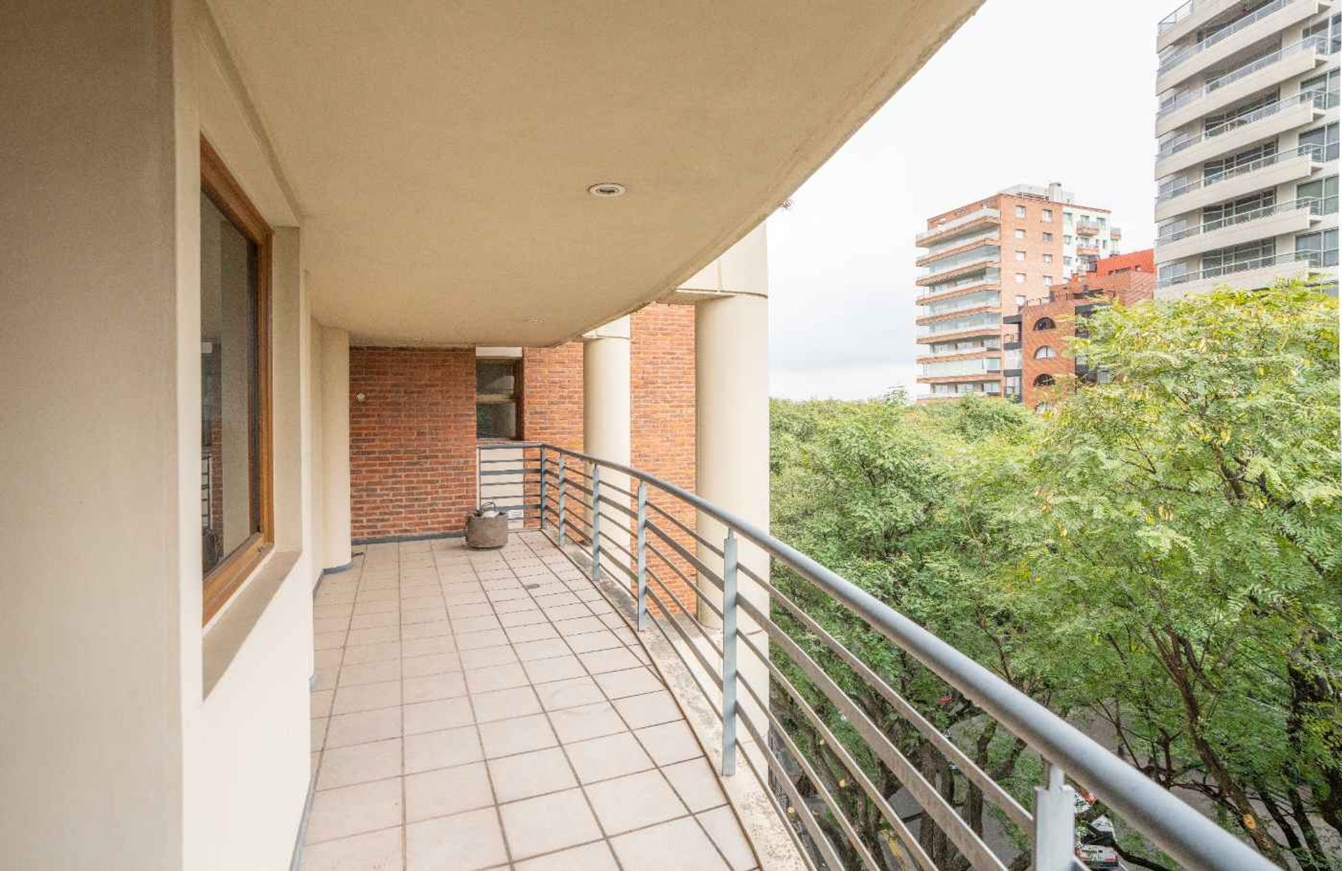 Departamento 6 ambientes, 4 cocheras VISTA AL RIO