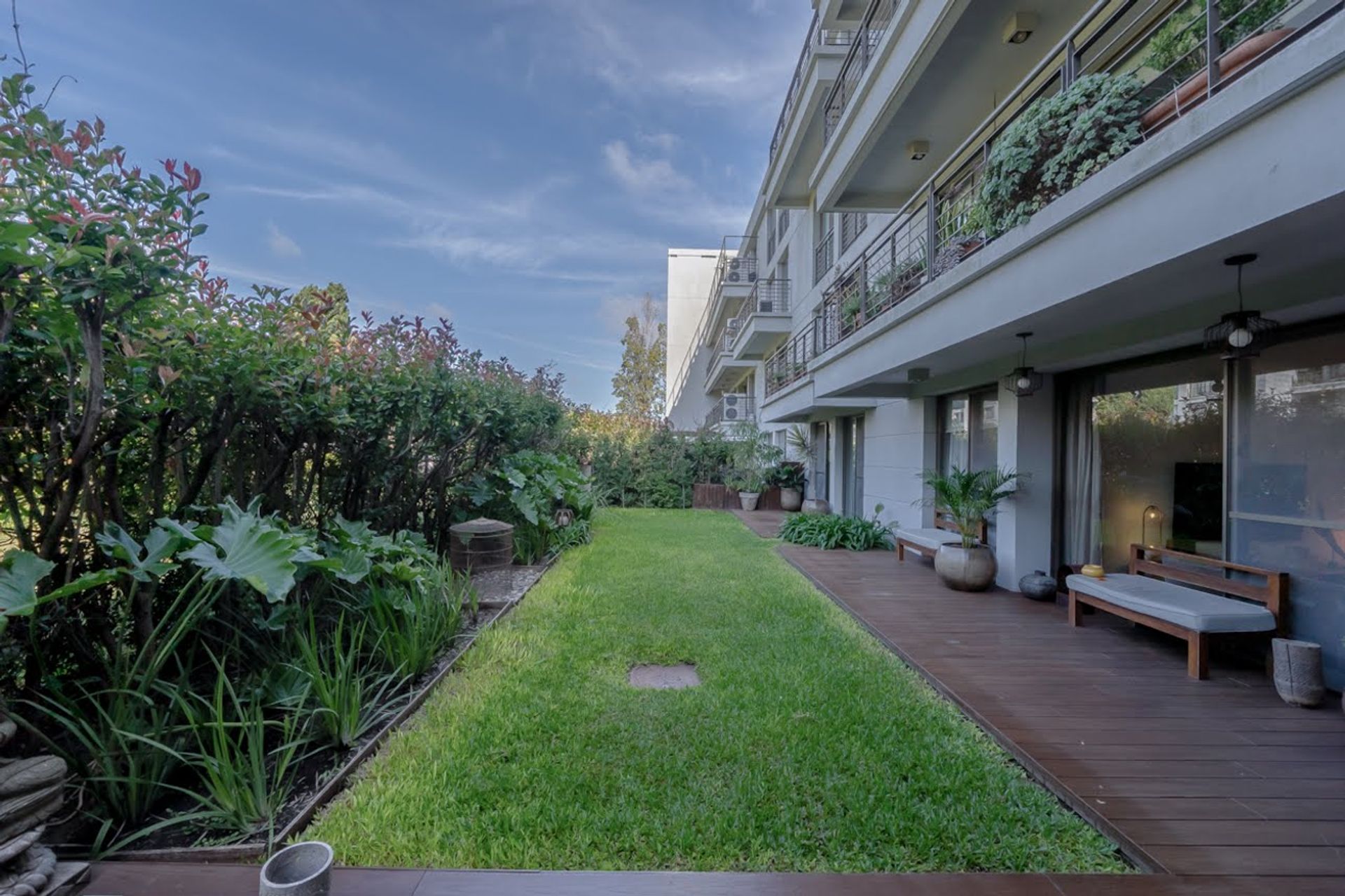 Sale Apartment 3-bedroom w/Service - Garden And Garage