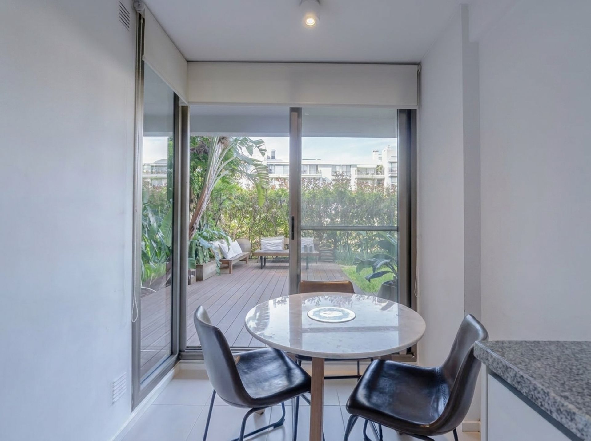 Venta Depto. 4 Amb. C/Dep - Jardin Y Cochera
