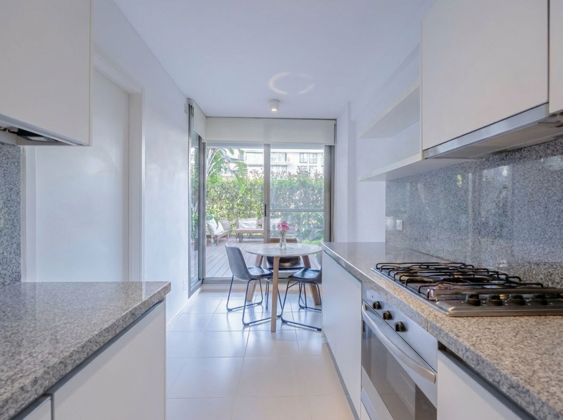 Venta Depto. 4 Amb. C/Dep - Jardin Y Cochera