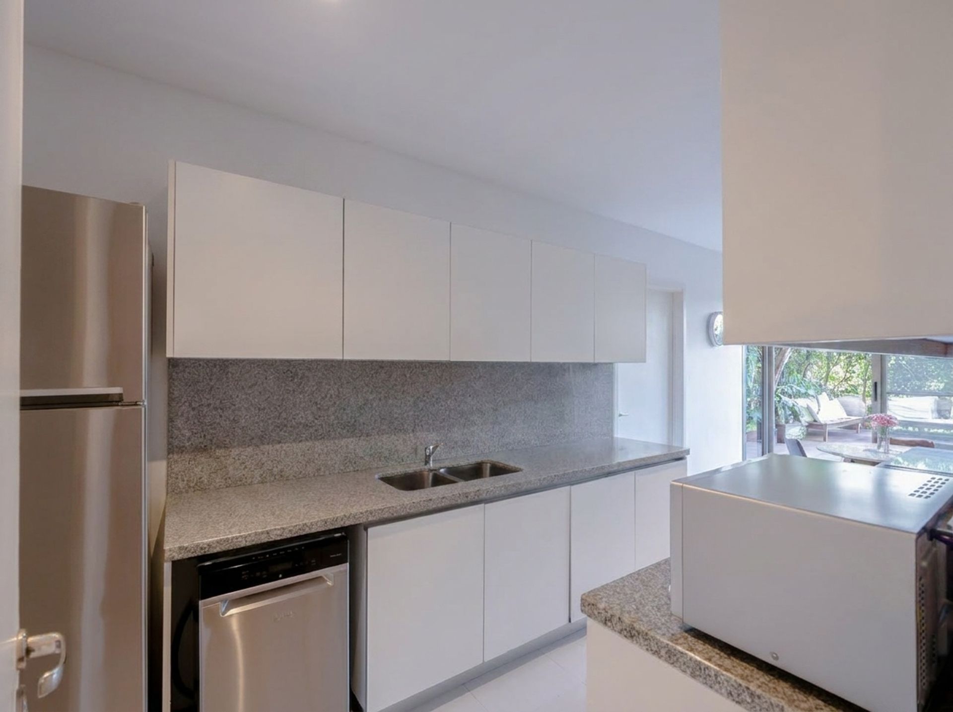 Venta Depto. 4 Amb. C/Dep - Jardin Y Cochera