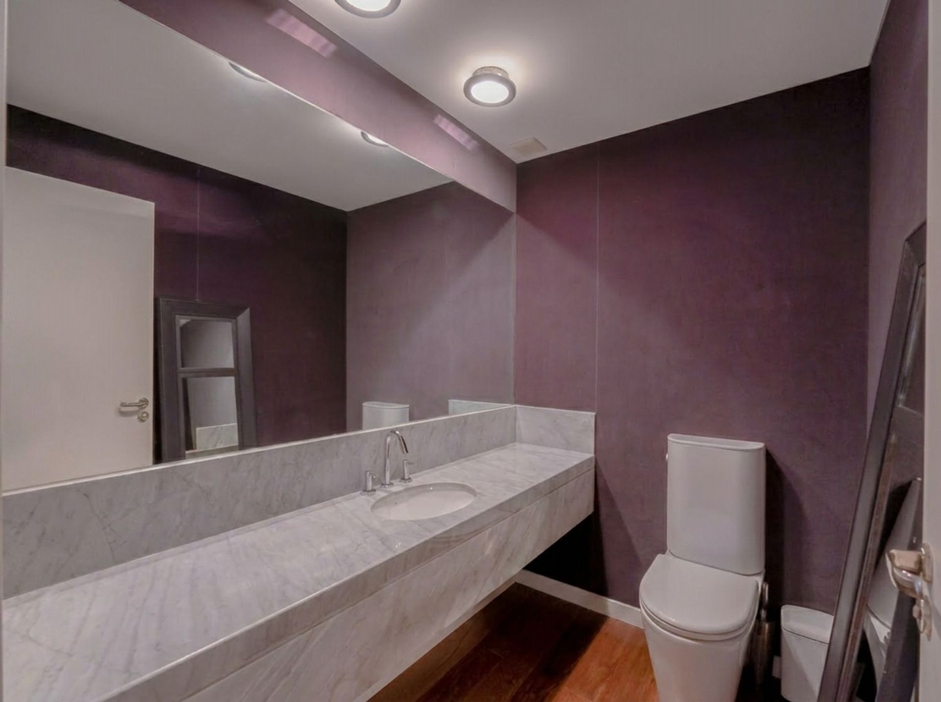 Venta Depto. 4 Amb. C/Dep - Jardin Y Cochera
