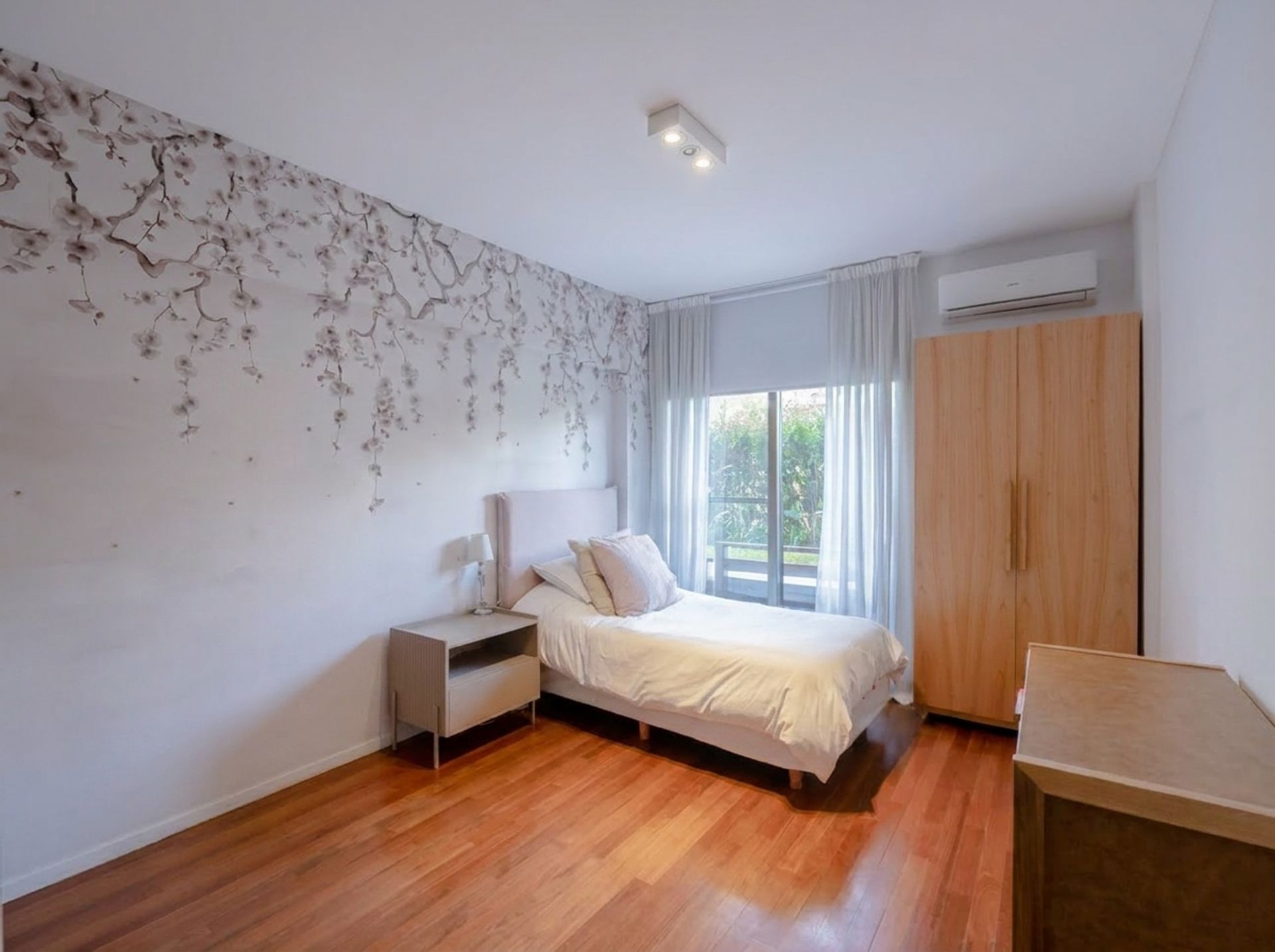 Venta Depto. 4 Amb. C/Dep - Jardin Y Cochera