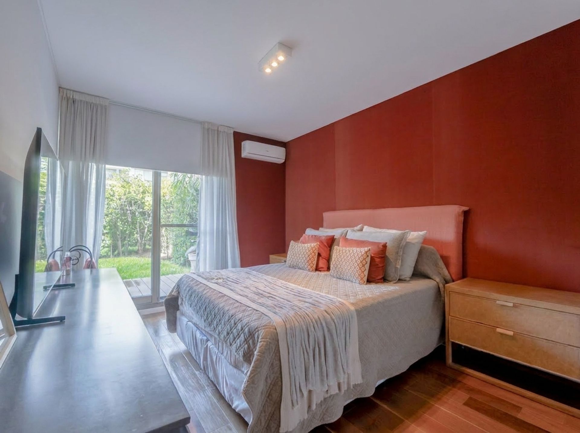 Venta Depto. 4 Amb. C/Dep - Jardin Y Cochera