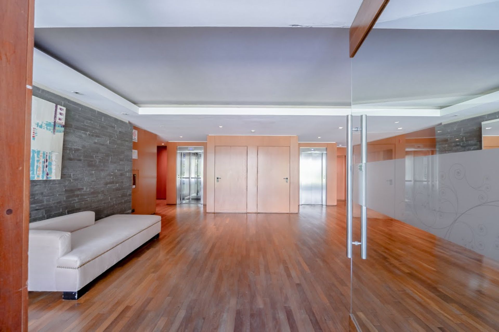 Venta Depto. 4 Amb. C/Dep - Jardin Y Cochera