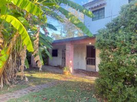 Vta. Casa En Esquinaâ€“Ideal P/ Actualizar-Benavidez