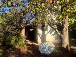Vta. Casa En Esquinaâ€“Ideal P/ Actualizar-Benavidez