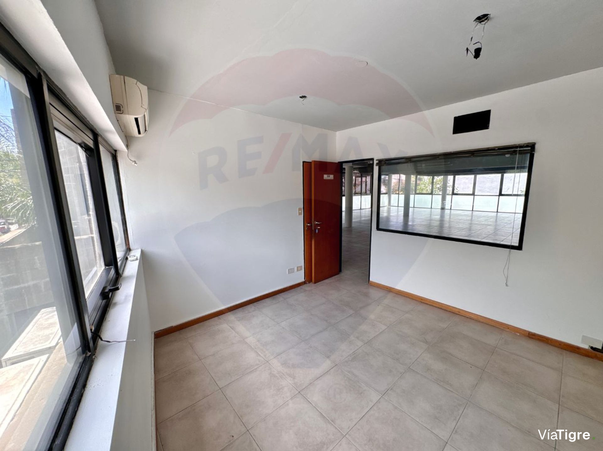 VENTA Oficina comercial vs usos Martinez