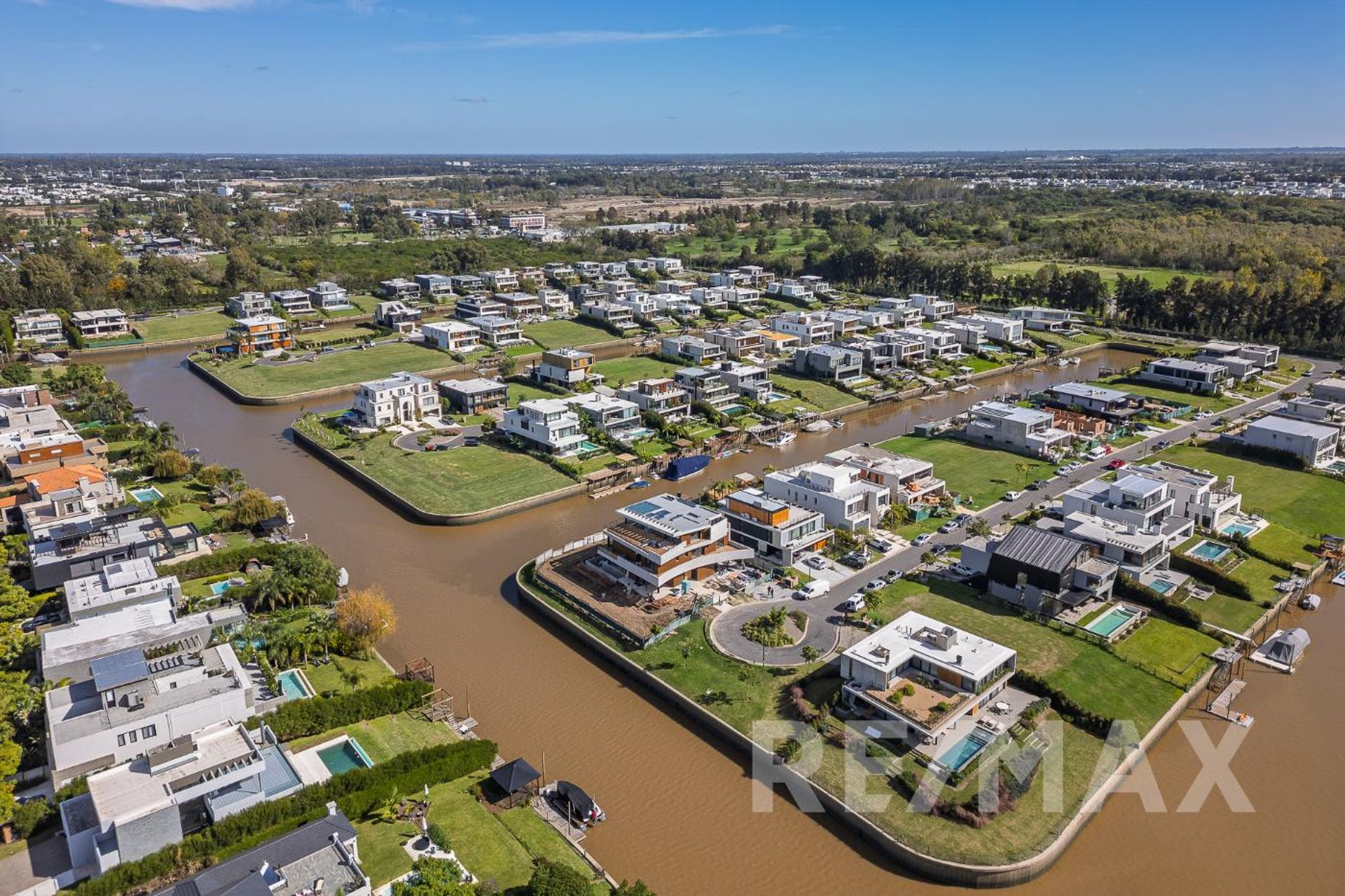 Venta casa 9 ambientes en El Yacht Nordelta