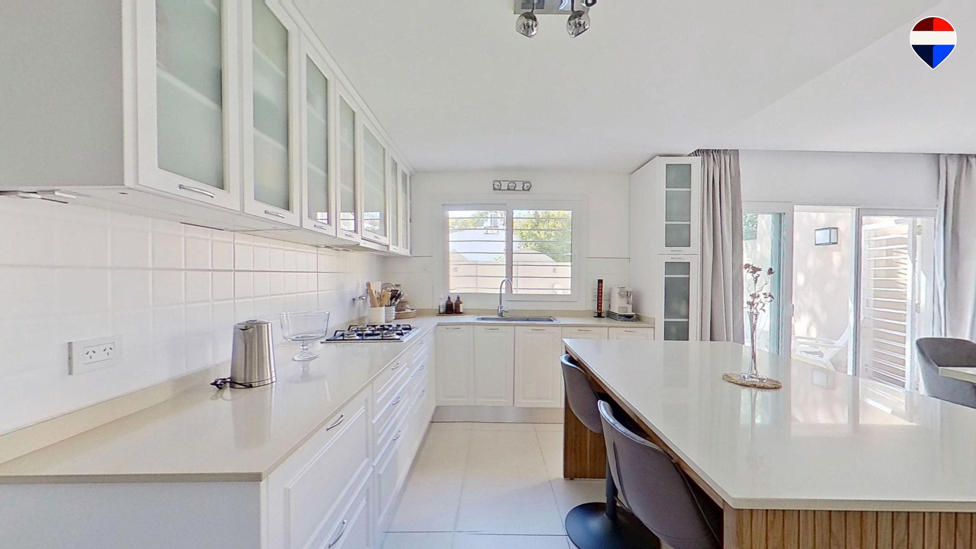 VENTA CASA 5 amb. VTE. LOPEZ - EXCELENTE