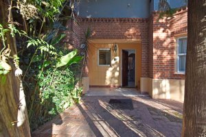 3-Bedroom Triplex with Garden and View of SIC
