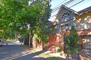 3-Bedroom Triplex with Garden and View of SIC