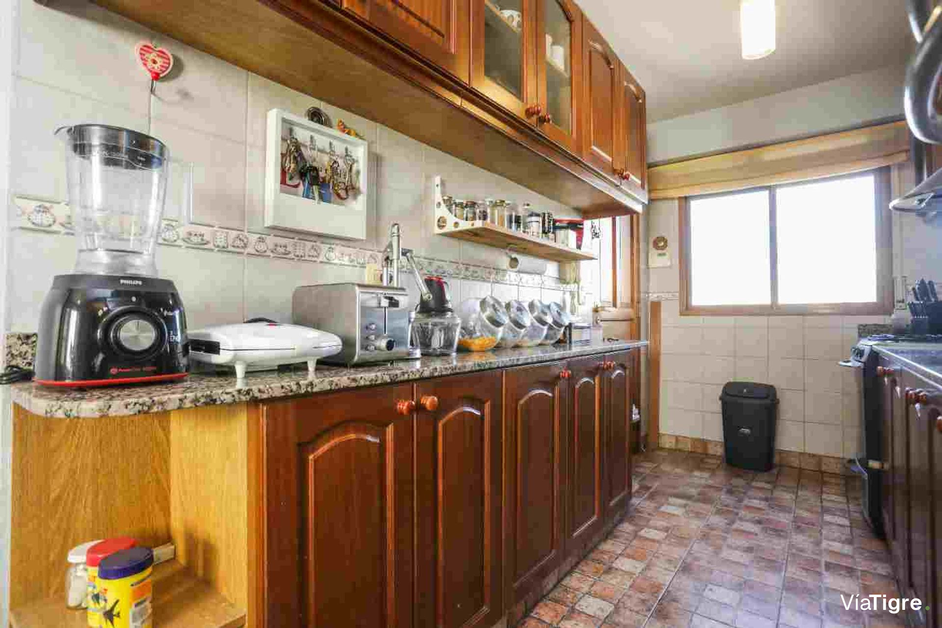 Triplex Olivos 4 ambientes cochera acepta Permuta