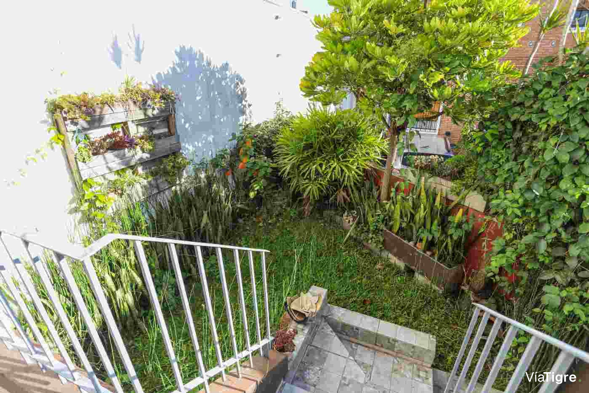 Triplex Olivos 4 ambientes cochera acepta Permuta