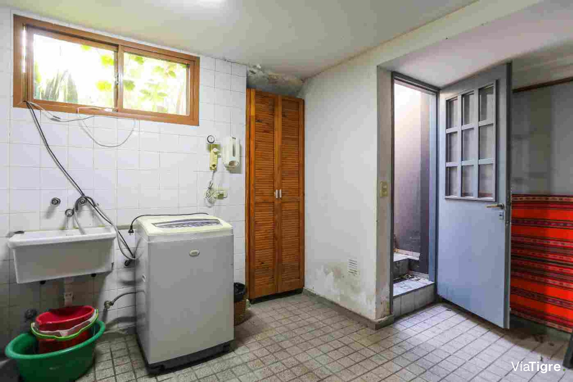 Triplex Olivos 4 ambientes cochera acepta Permuta
