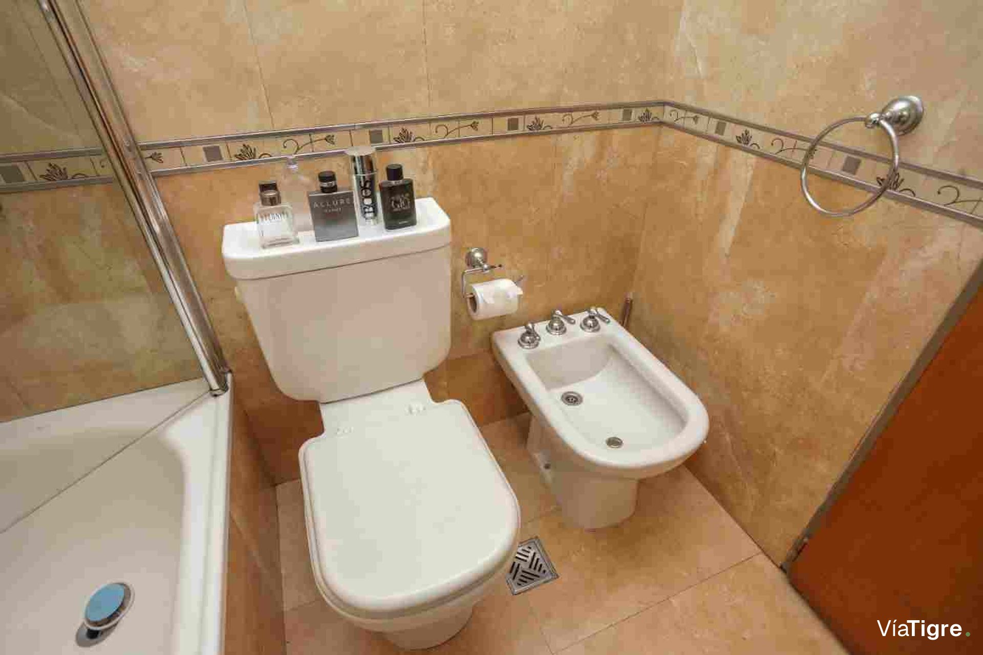 Triplex Olivos 4 ambientes cochera acepta Permuta