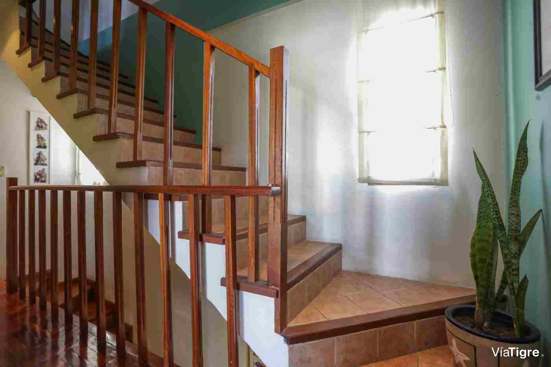 Triplex Olivos 4 ambientes cochera acepta Permuta