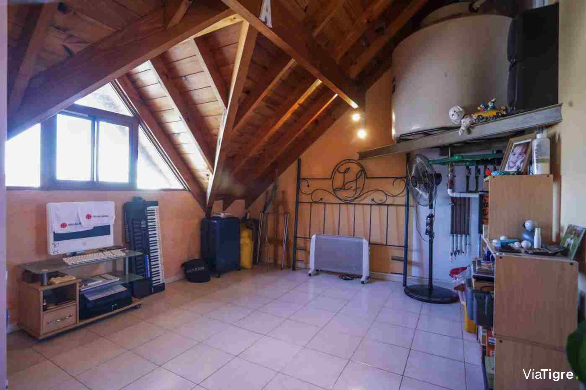 Triplex Olivos 4 ambientes cochera acepta Permuta