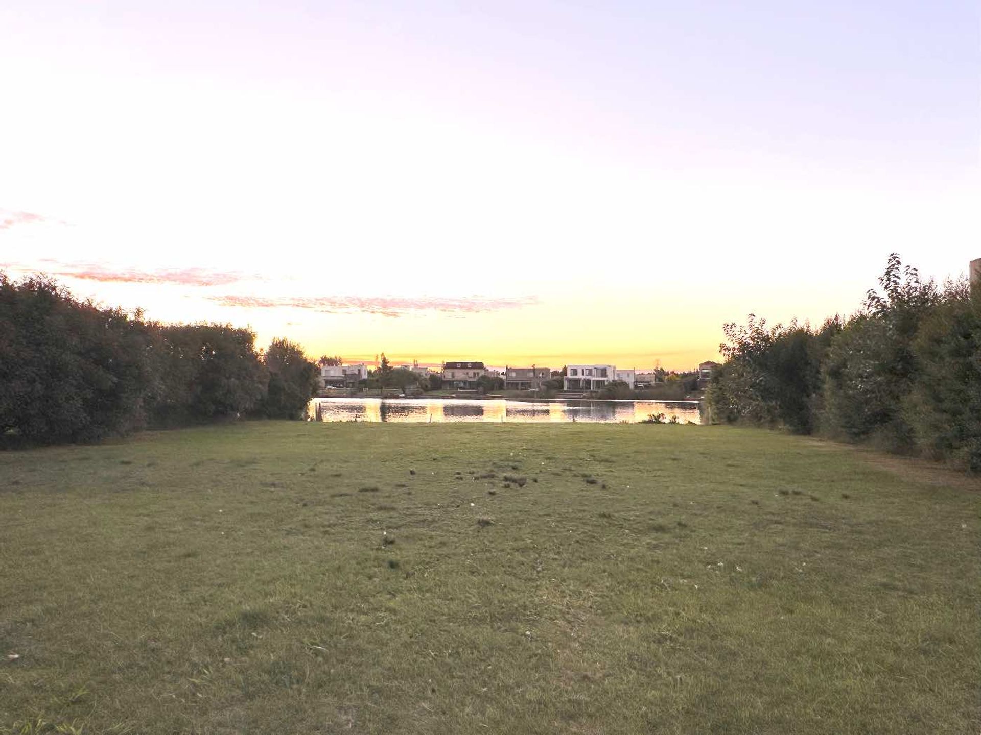 Lagoon-front lot in San Francisco, Villanueva